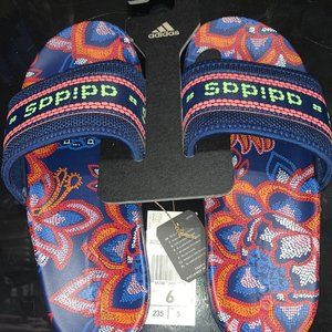 FARM Rio Women's Sandals with Vibrant Floral Design